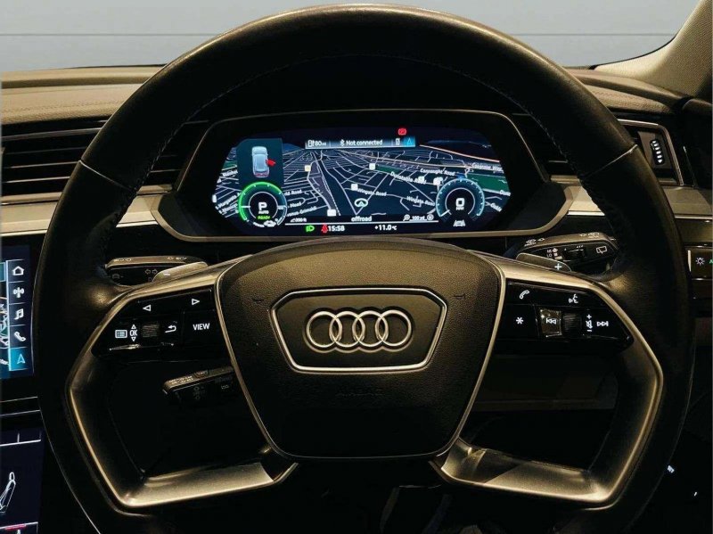 AUDI E-TRON