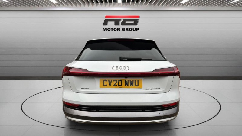 AUDI E-TRON