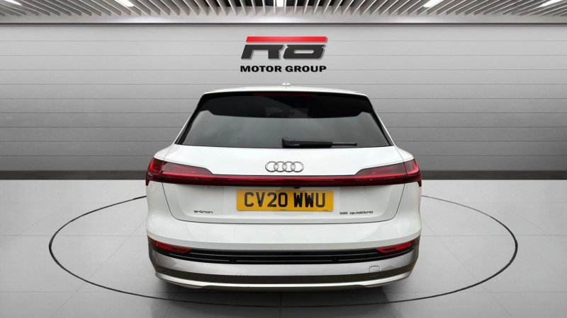 AUDI E-TRON