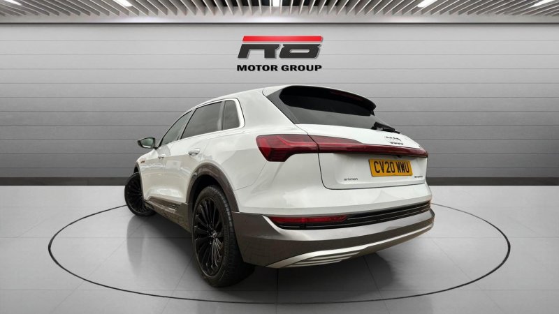 AUDI E-TRON