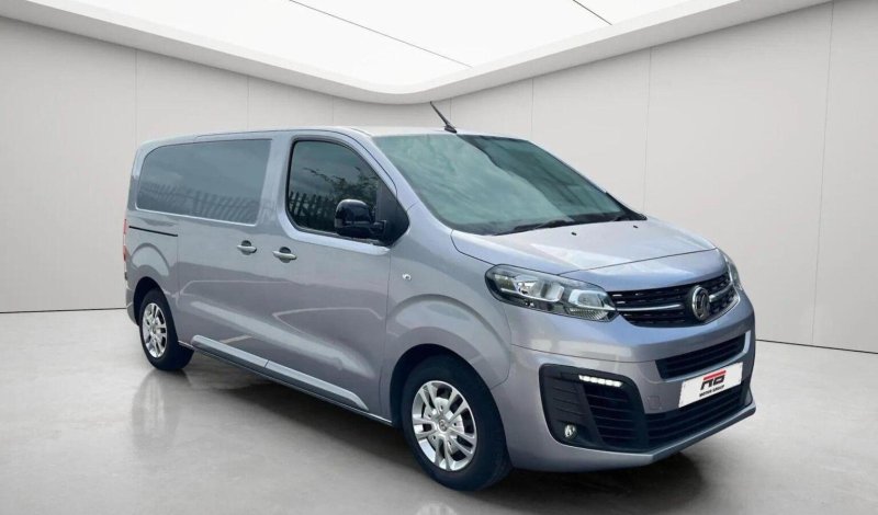 VAUXHALL VIVARO