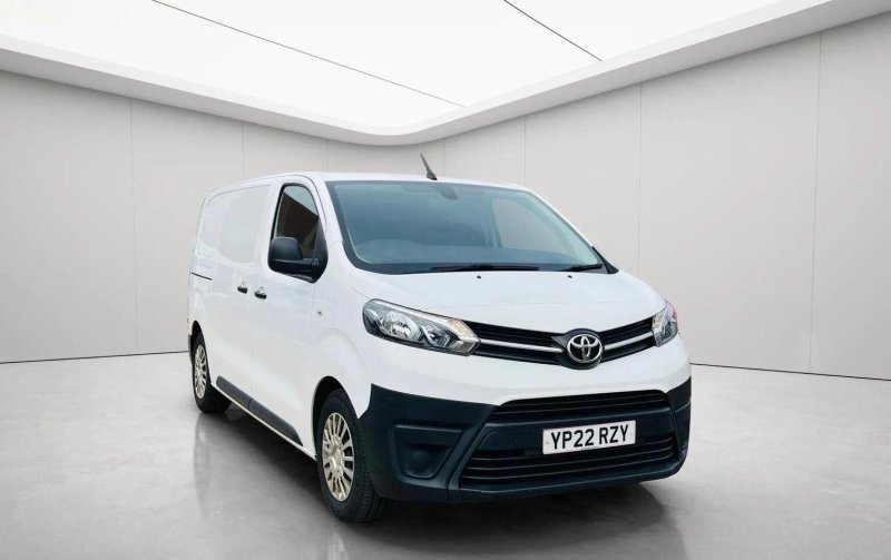 TOYOTA PROACE